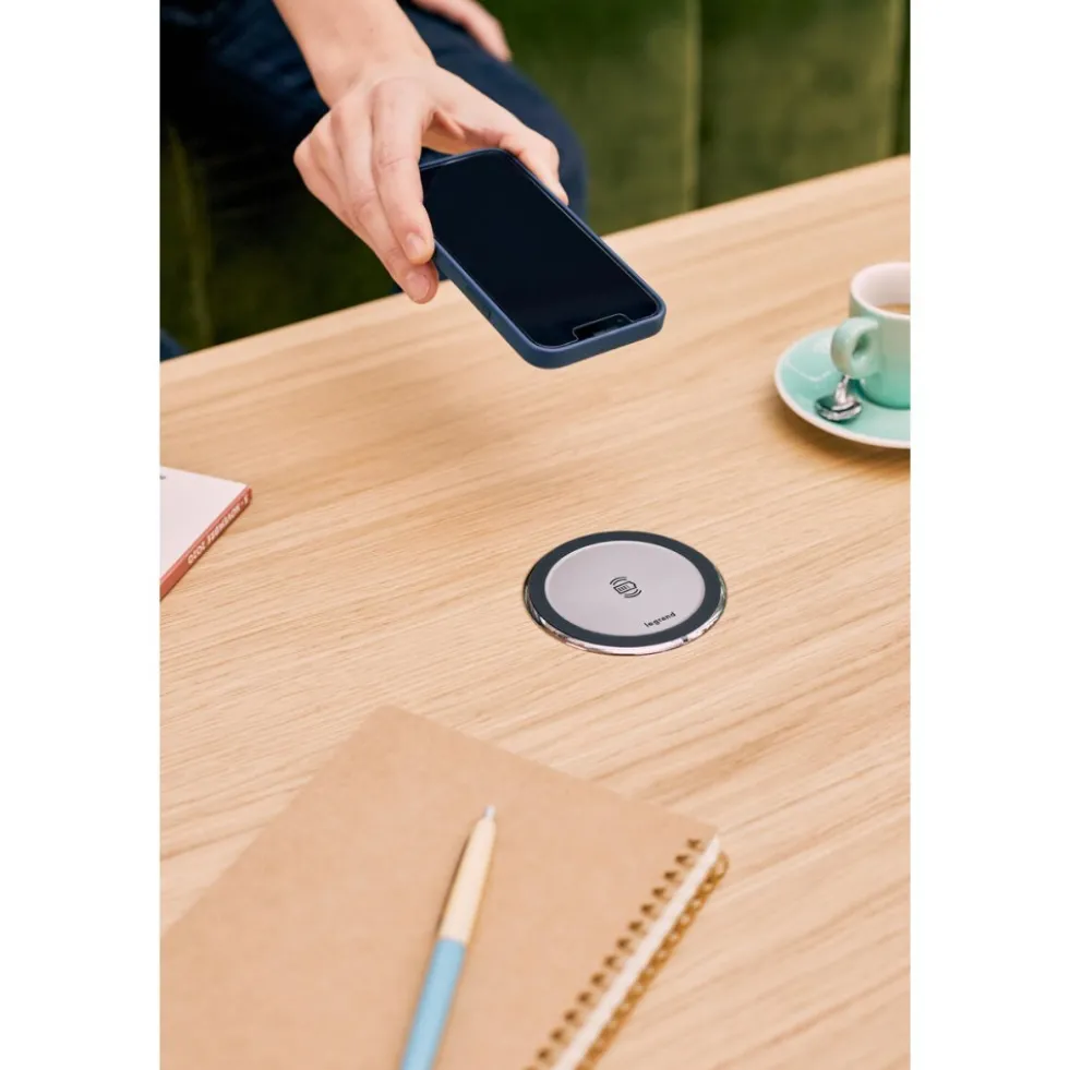 Bloc prises escamotable avec chargeur à induction - INCARA™ Tower LEGRAND