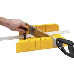 Boite à onglet avec scie à dos 1-20-600 STANLEY