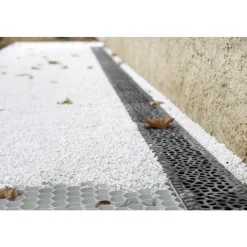 Caniveau béton polymère H55 mm avec grille Voronoï fonte diamant - Self 100 ACO