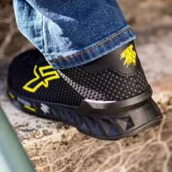 Chaussures de sécurité basses MATT S3 CI SRC ESD noir et jaune UPOWER