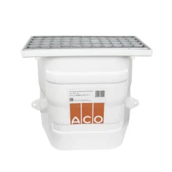 Courette d'aération avec grilles caillebotis ACO