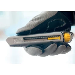 Cutter Interlock 18 mm avec 1 lame STANLEY
