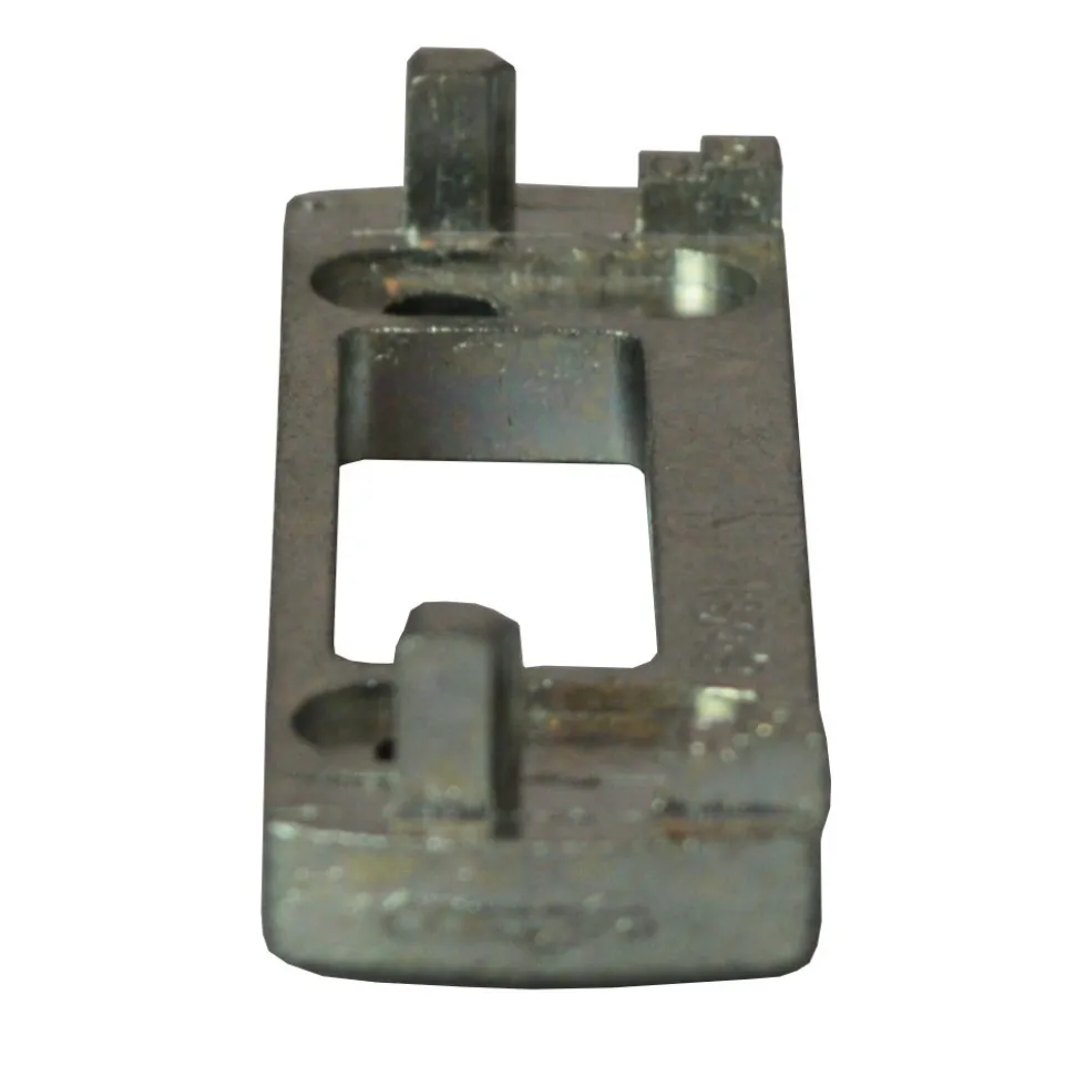 Gâche de pêne de crémone - pour menuiserie PVC - E-18749-05 FERCO
