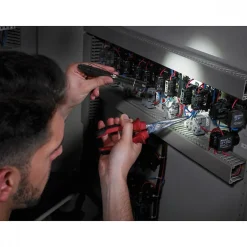 Lampe de poche LED à piles - IP44 - Focus TL 210 F BRENNENSTUHL