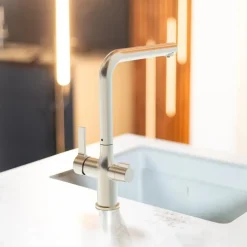 Mitigeur cuisine avec système de filtration - aspect inox - AQUASTAR PRO SCHÜTTE