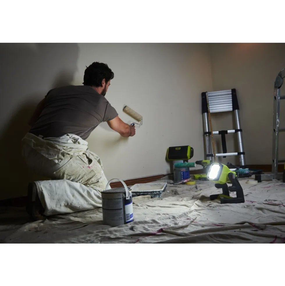 Projecteur LED 18V ONE+™ - 1800 lumens - Solo - RLFD18-0 RYOBI